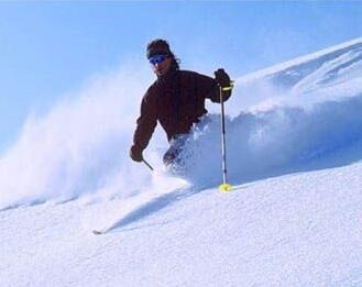 温都水城附近滑雪场